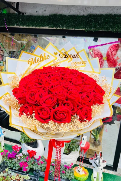 41 Güllü Canlı Buket